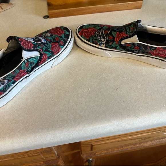 Vans Black and Red Floral and Skull Pattern Shoes - Picture 4 of 8